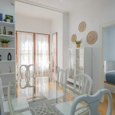 - Avda La Costa Apartment