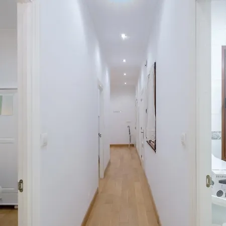 - Avda La Costa Apartment