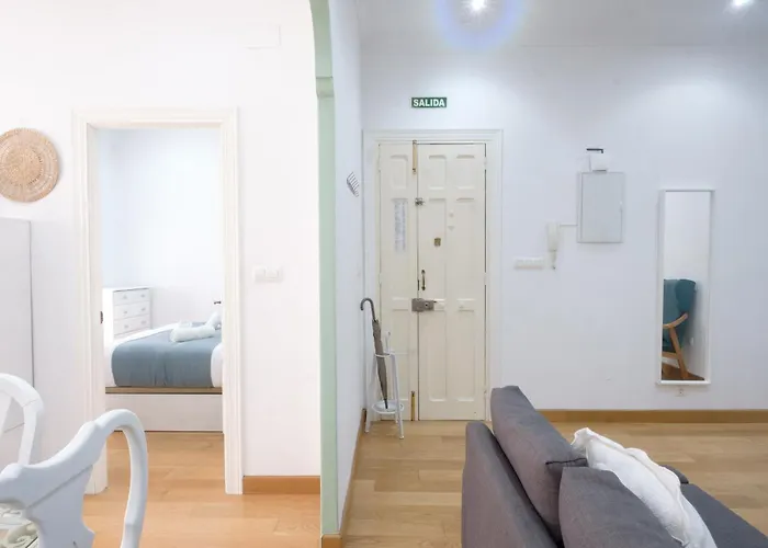 - Avda La Costa * Хіхон